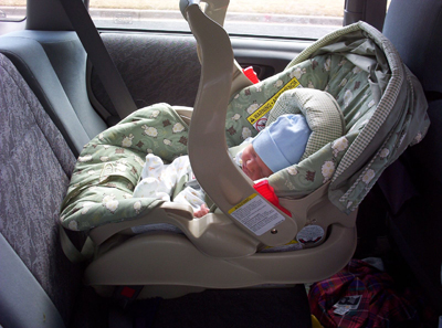 bagageruimte Opmerkelijk Glad Hoe vervoer je je kindje in de auto veilig - Moms and the City - Hét  informatiepunt voor en door (aanstaande) moeders